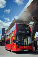 Alexander Dennis Enviro400H 2015 года